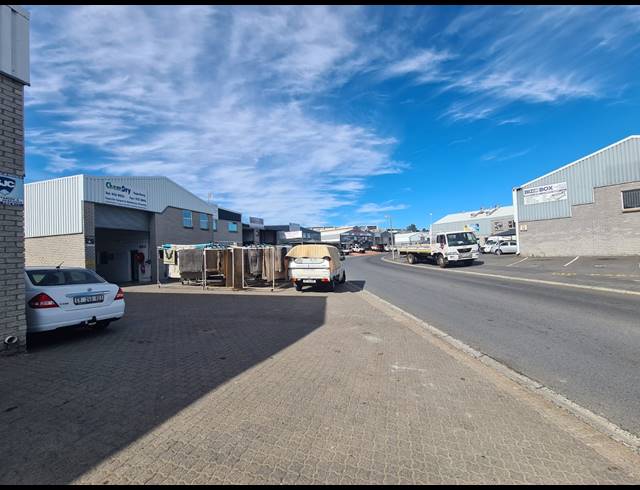 192M² WAREHOUSE TO LET IN BRACKENFELL SOUTH
